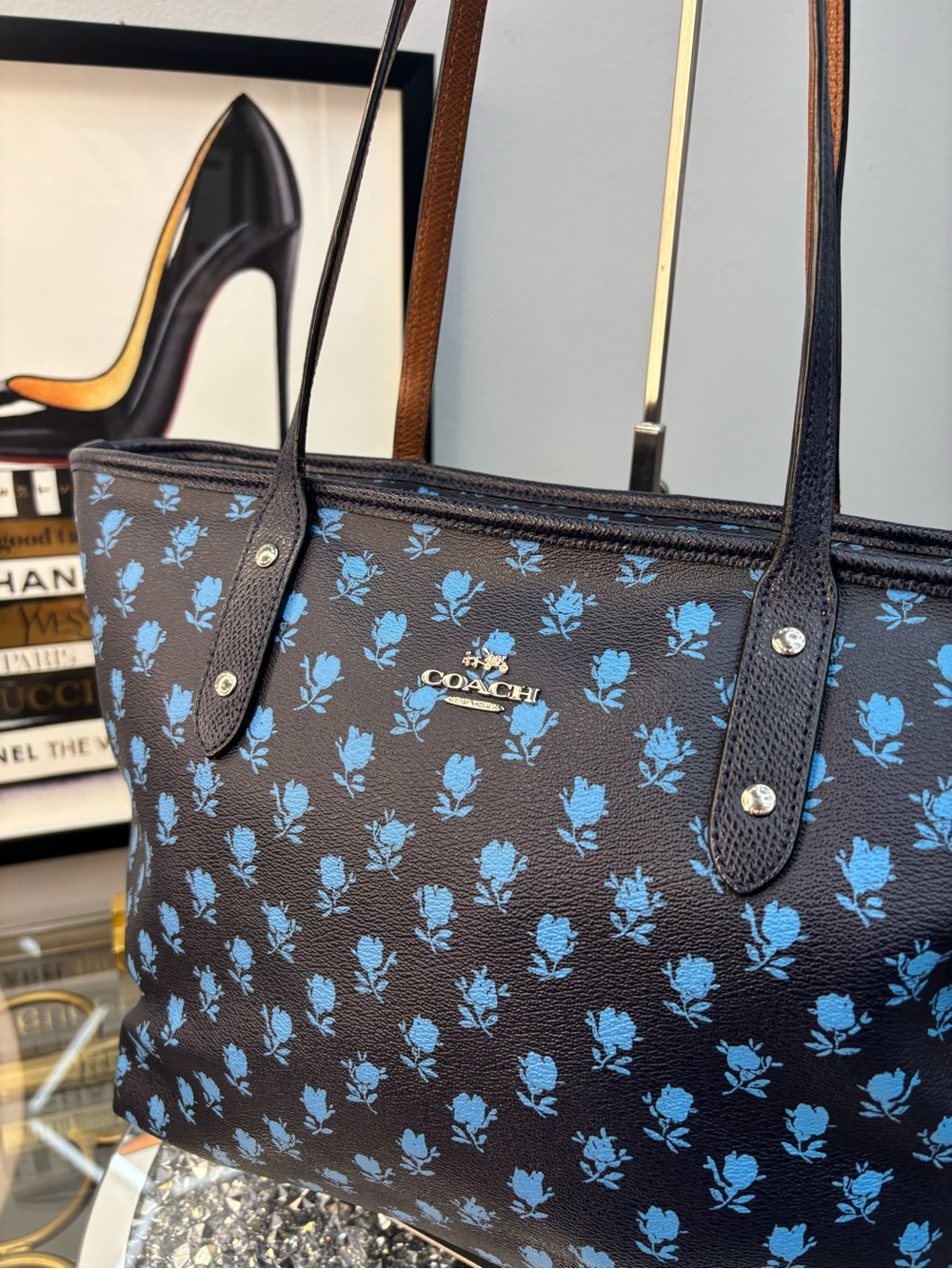 Coach 2016 City Zip Tote in the Badlands Floral print EUC - Picture 3 of 14